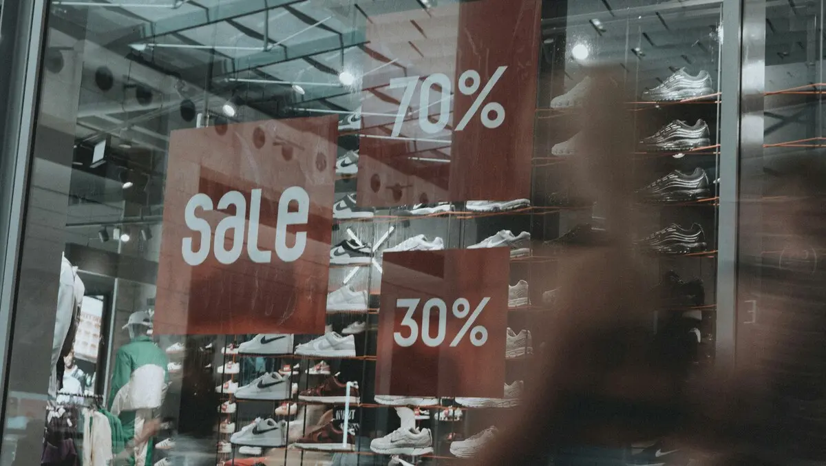 Shoppers delay buys as trust in retailer prices falls